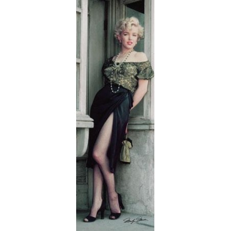 Marilyn Monroe - Doorway