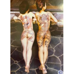 Tatuerade kvinnor i badhus